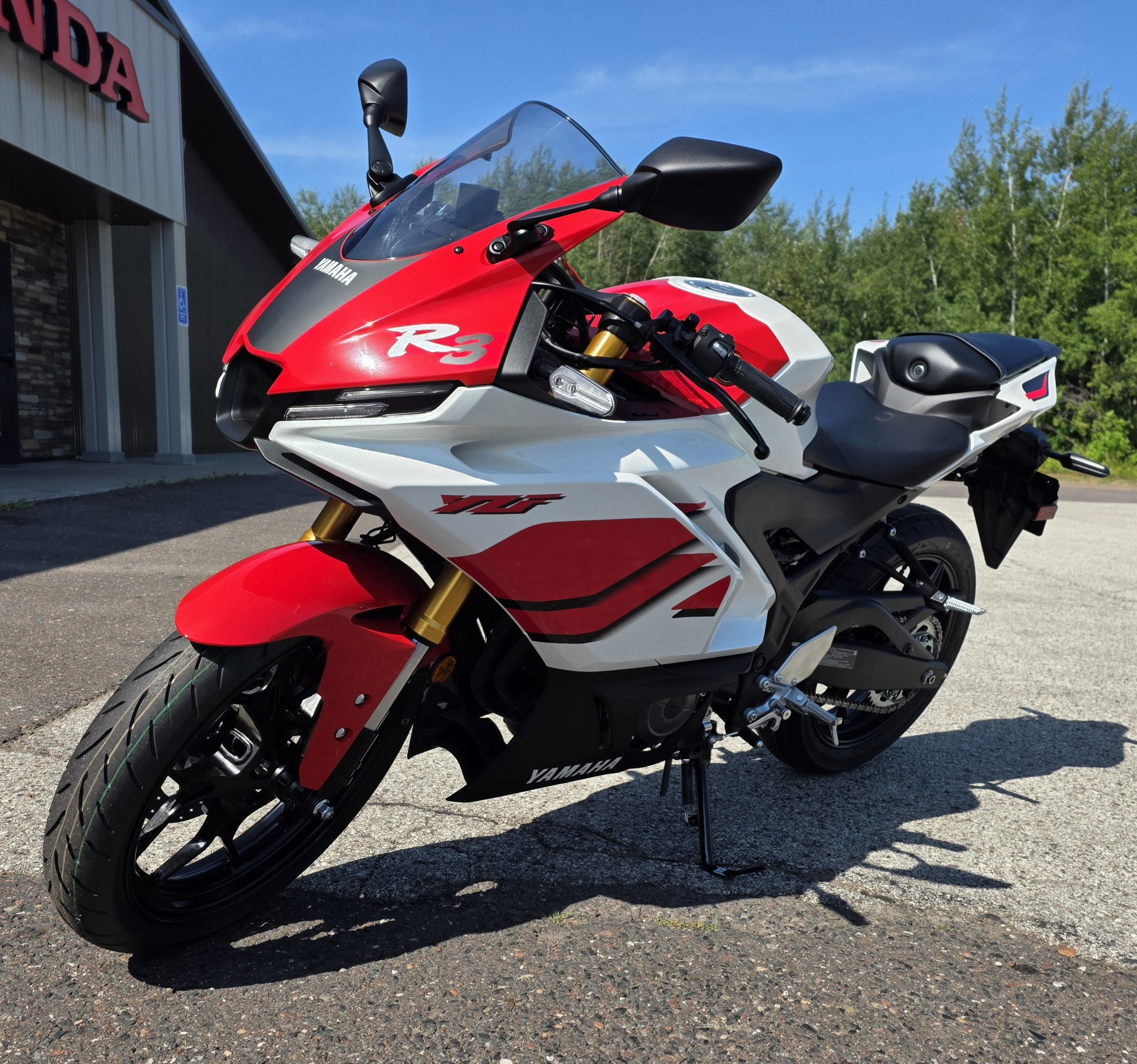2026 YAMAHA YZFR3ATW MOTORCYCLE