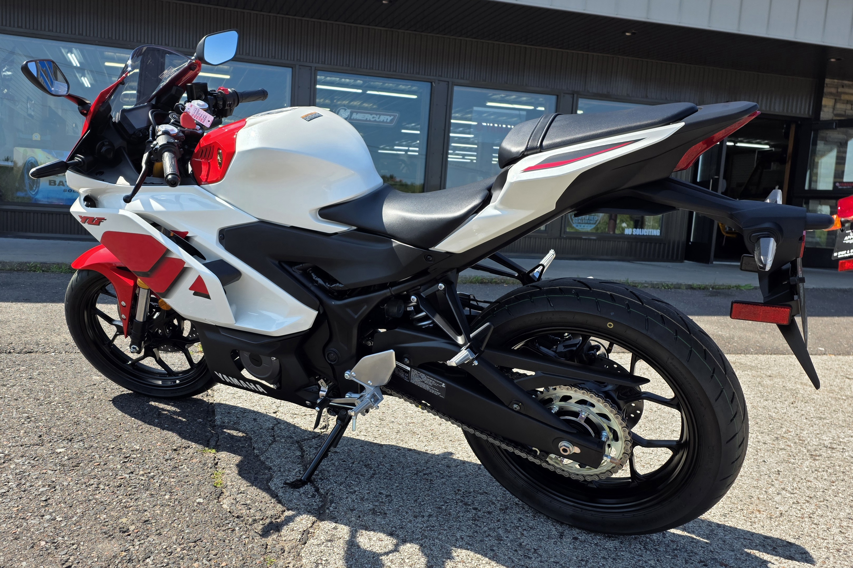 2026 YAMAHA YZFR3ATW MOTORCYCLE