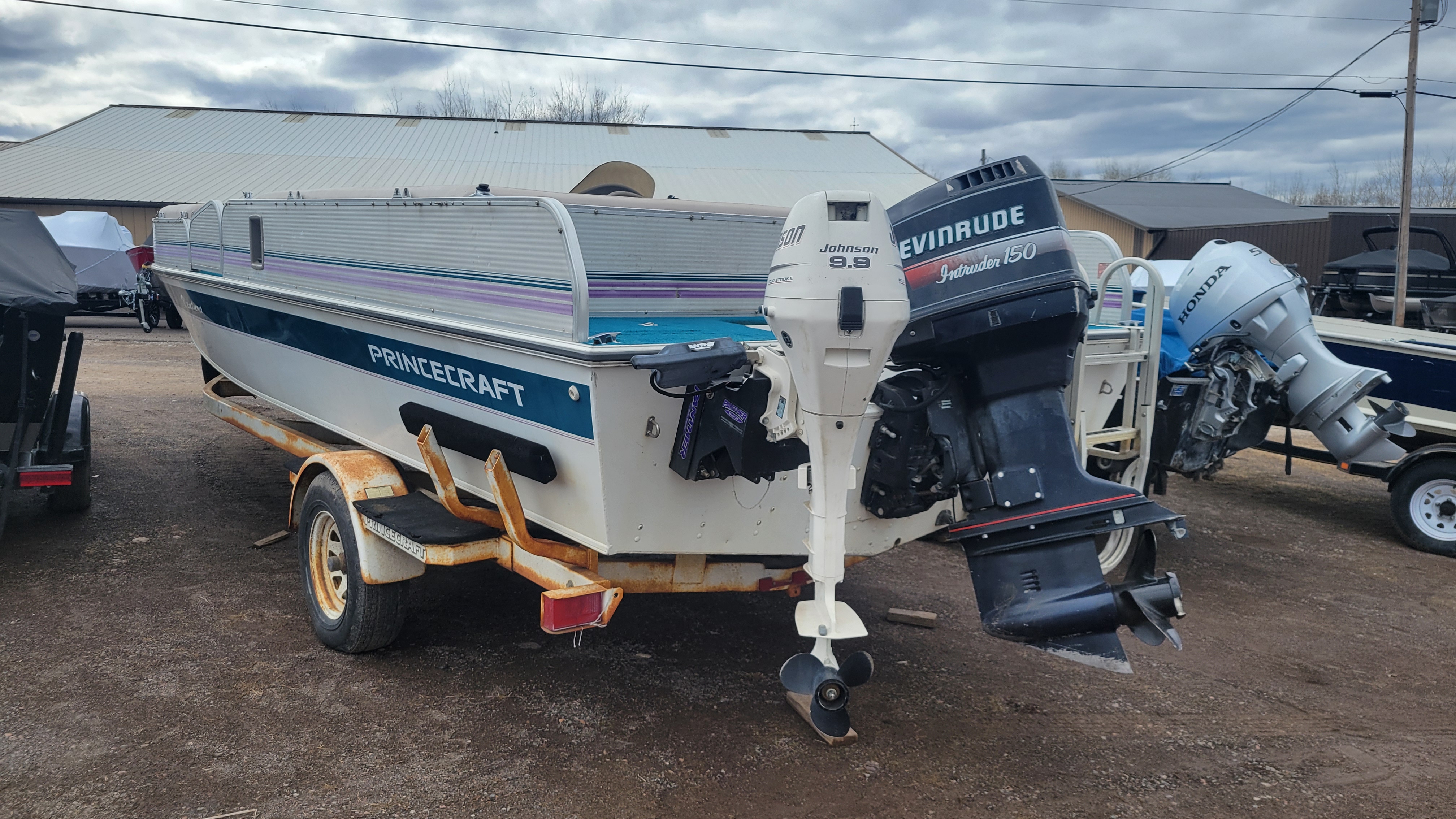 1996 PRINCECRAFT VENTURA 221 BOAT