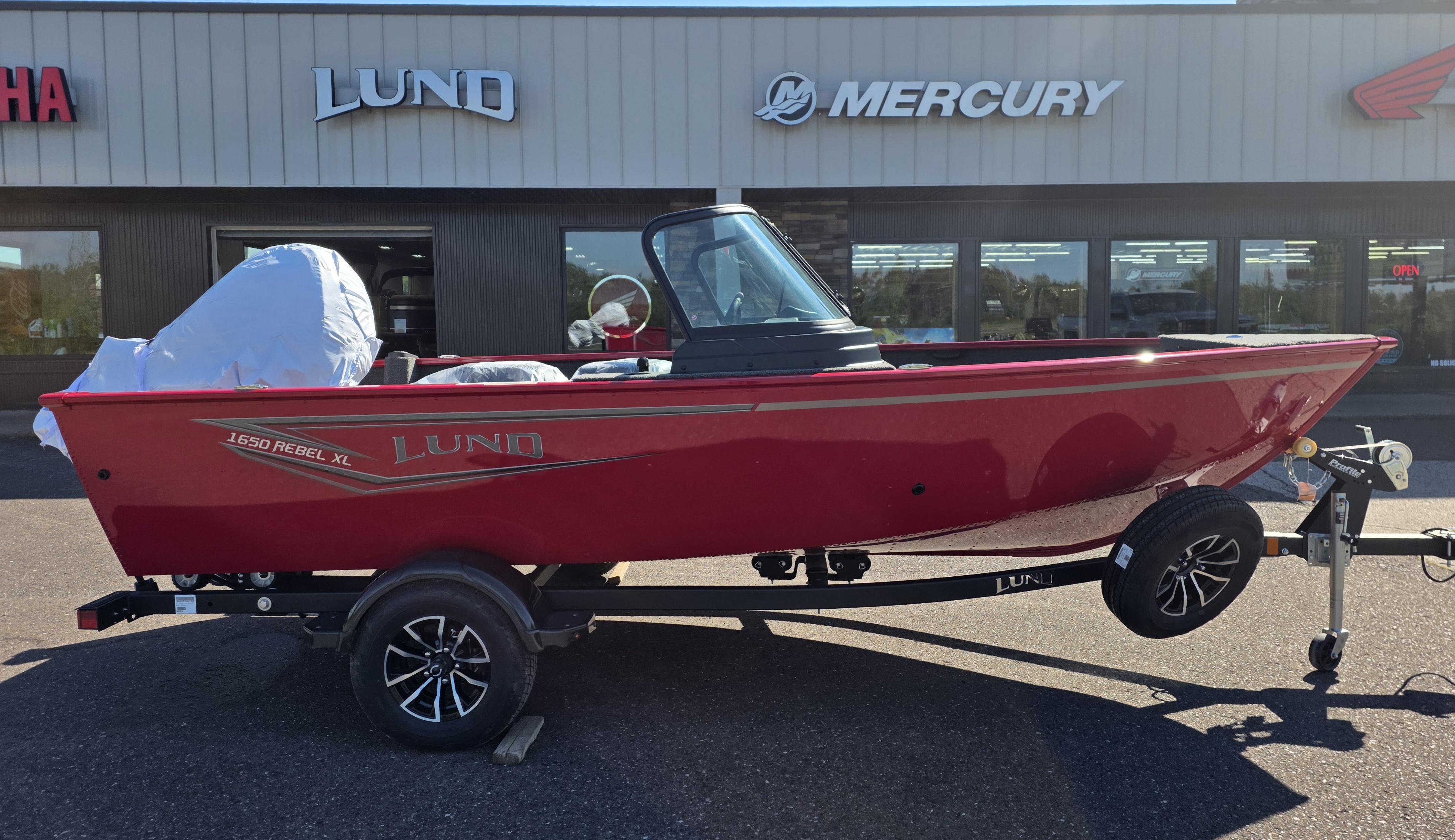 2026 LUND 1650 REBEL XL SPT BOAT