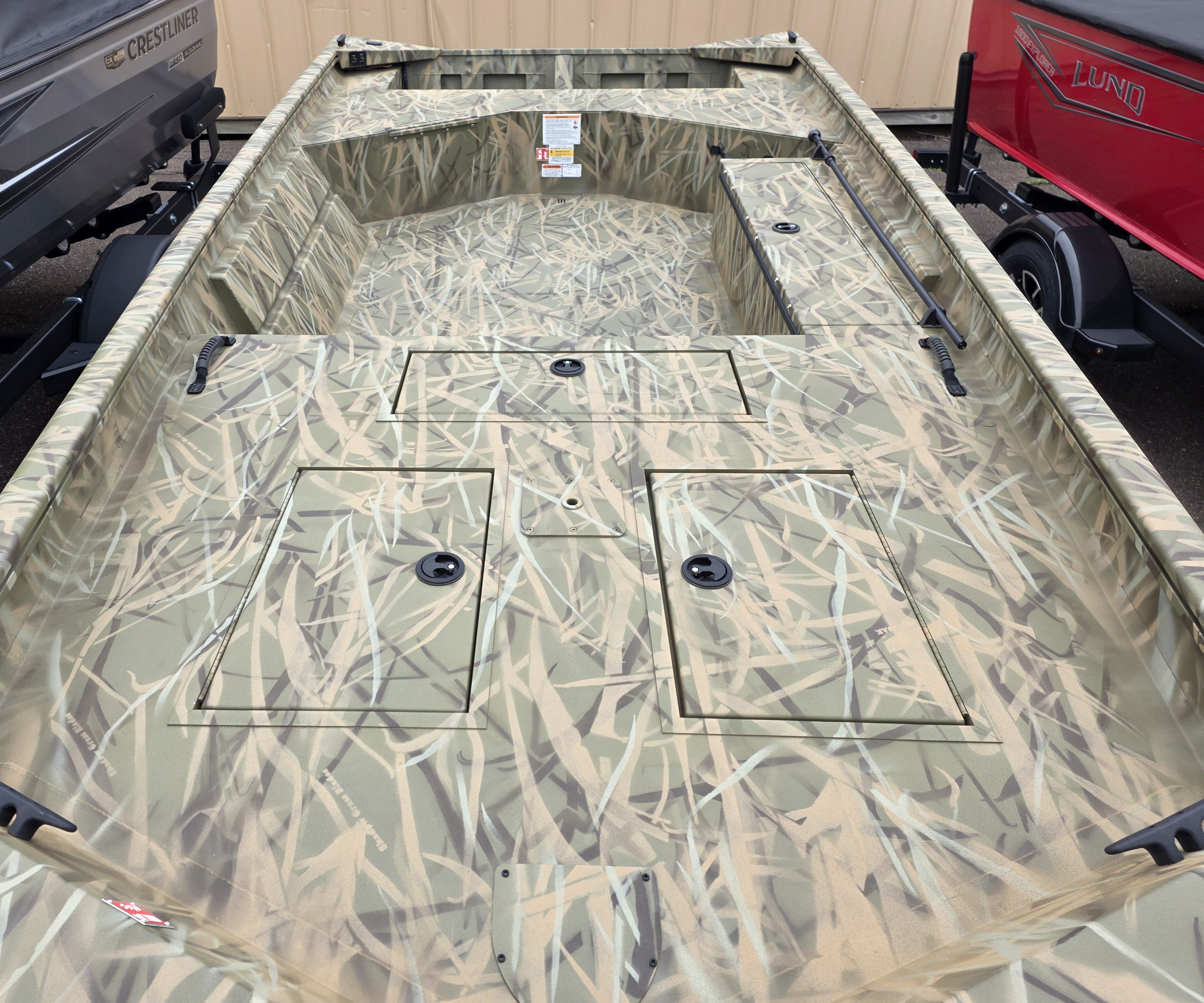 2027 CRESTLINER 1660 RETRIEVER DLX TILLER BOAT